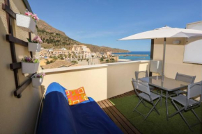 La Casa blu sul mare - The Blue house by the sea, Castellammare Del Golfo